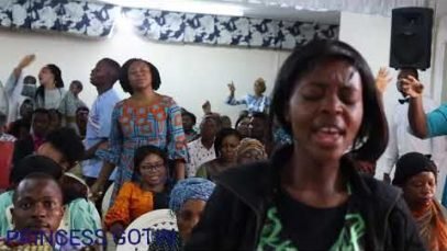 SINACH ( way maker ) COVERED BY PRINCESS GOTIN