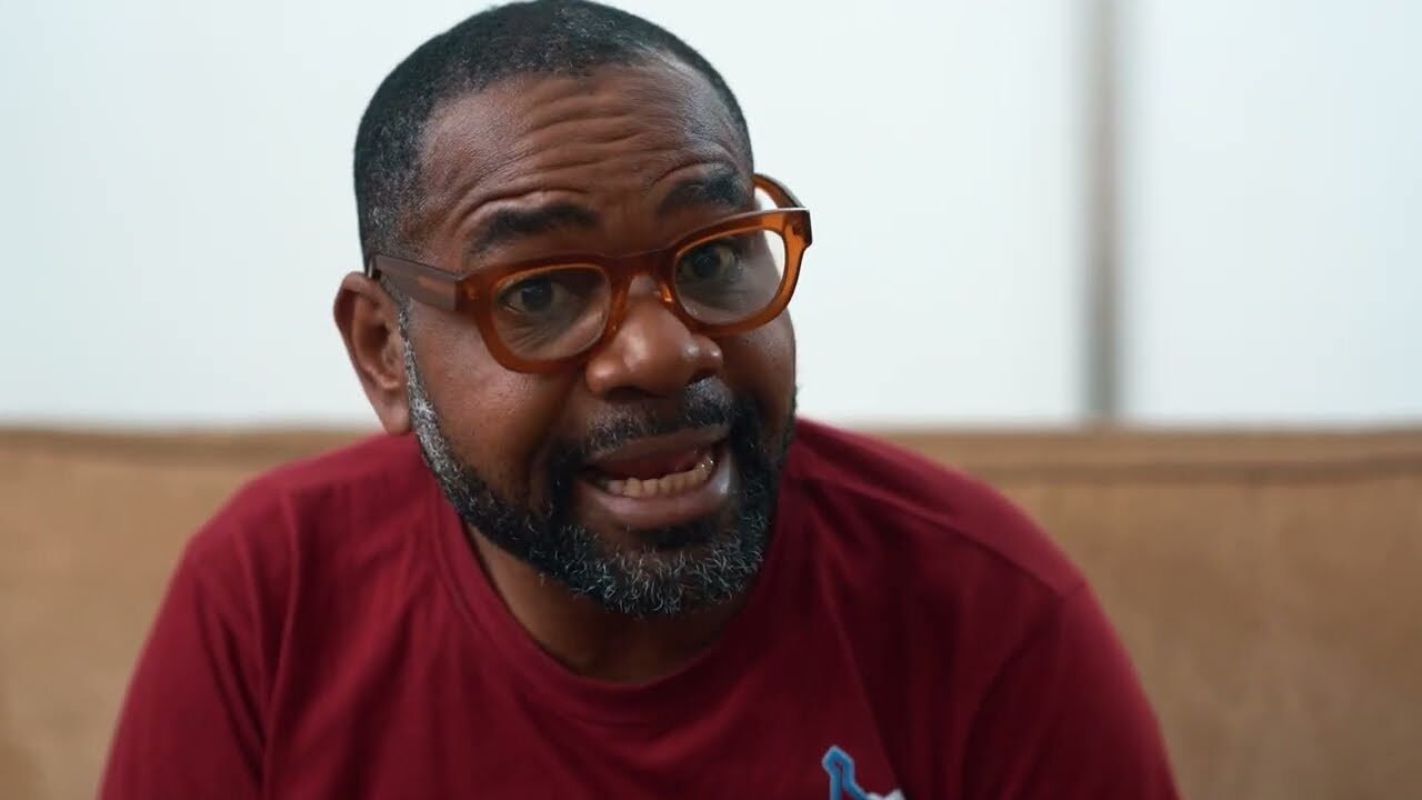 LOVE CLINIC EP 3 (REALO ACK) / Sa femme fouille dans son téléphone, que doit-il faire ?